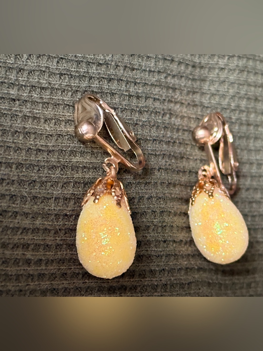 Clip-On Teardrop Druzy Earrings in Sparkling Yellow - Unbranded